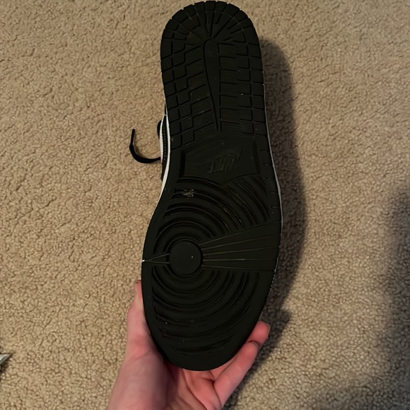 Jordan 1 Low - Picture 3 of 4